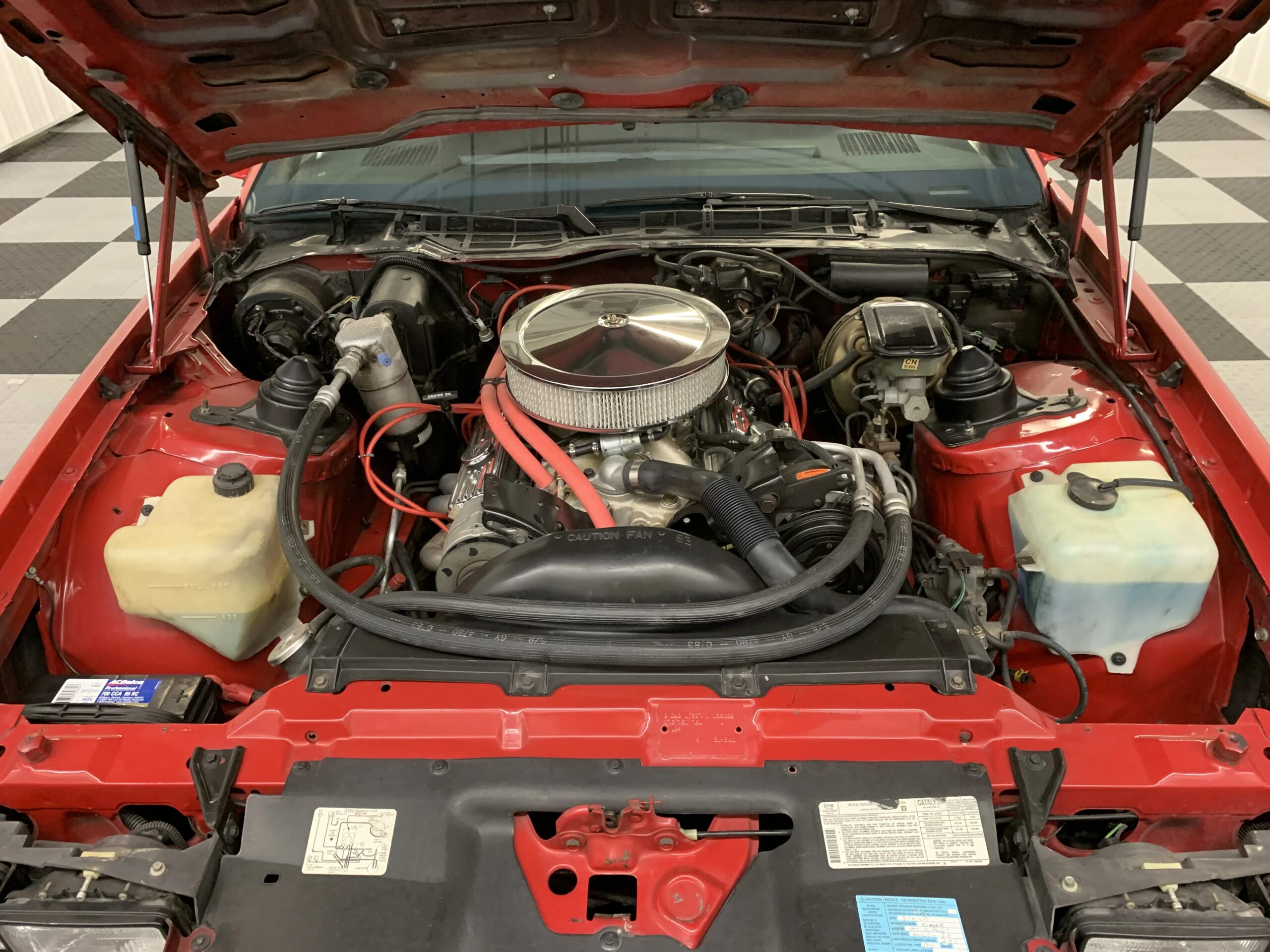 Chevrolet-Camaro-berlinetta-coupe-1983-Red-Gray-7