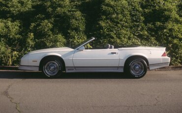 Chevrolet-Camaro-convertible-1988-White-Black