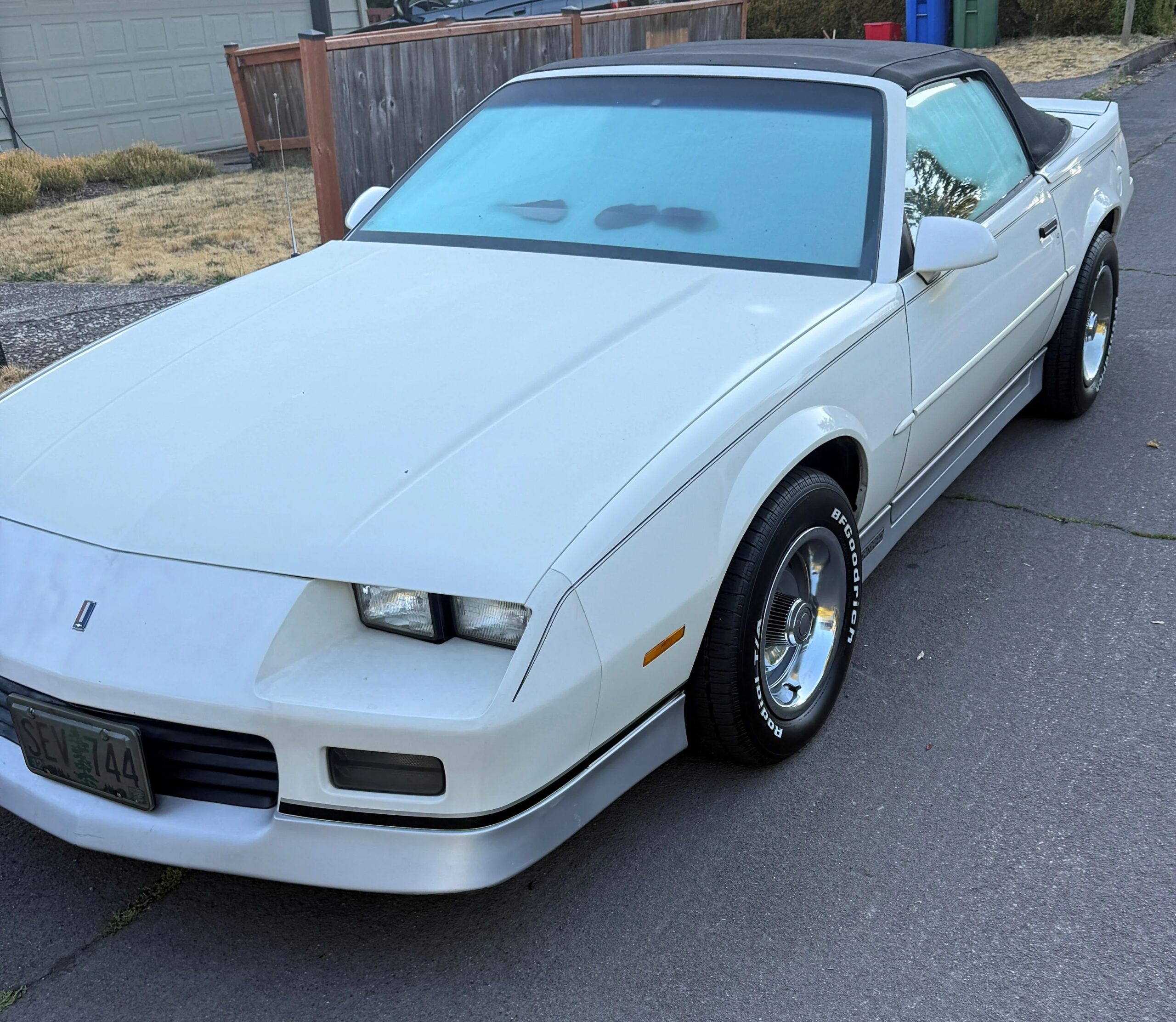 Chevrolet-Camaro-convertible-1988-White-Black-8