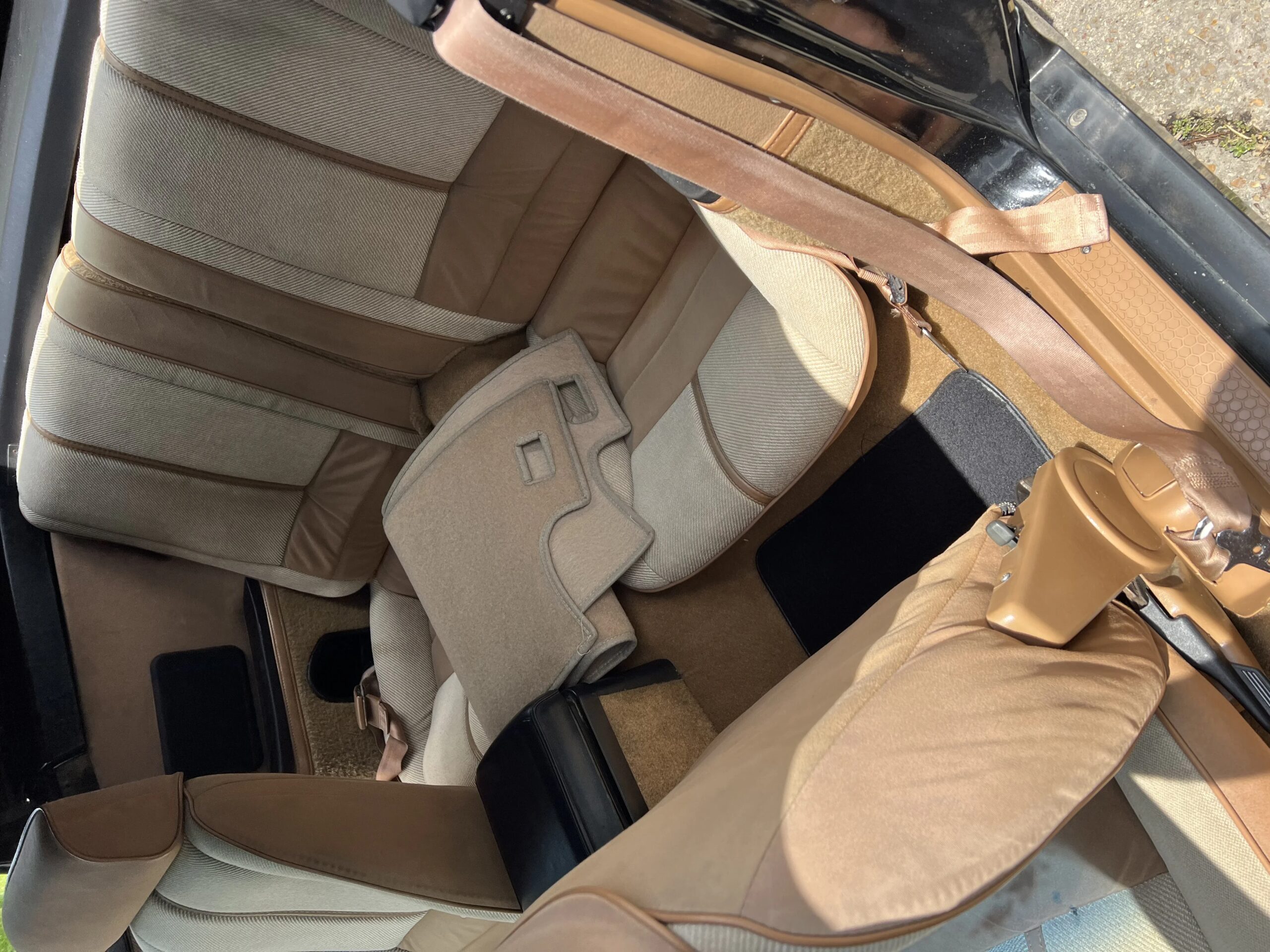 Chevrolet-Camaro-convertible-1989-Black-Beige-19