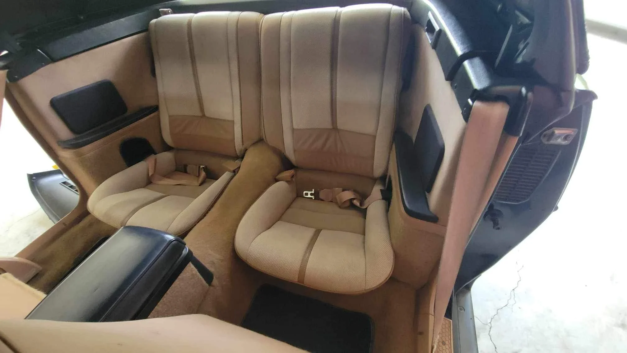 Chevrolet-Camaro-convertible-1989-Black-Beige-21