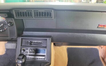Chevrolet-Camaro-convertible-1989-Black-Beige-22