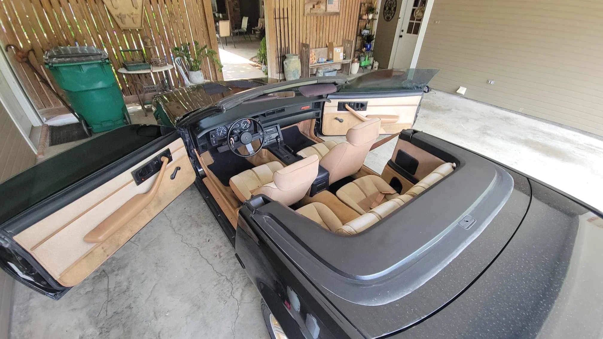 Chevrolet-Camaro-convertible-1989-Black-Beige-24