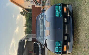 Chevrolet-Camaro-convertible-1989-Black-Beige-9