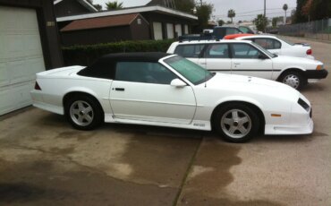 Chevrolet-Camaro-convertible-1991-White-Blue