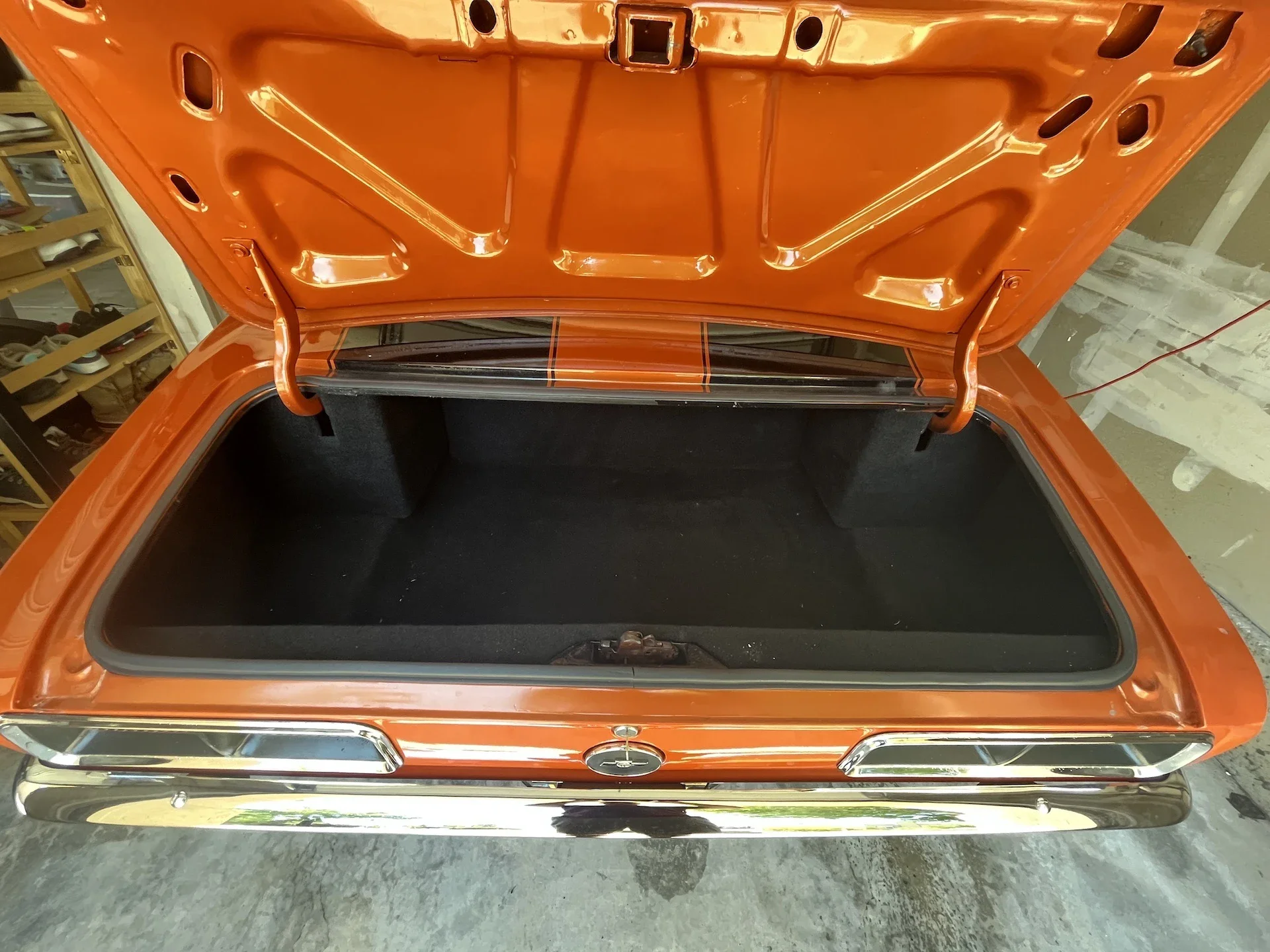 Chevrolet-Camaro-coupe-1968-Orange-Black-1