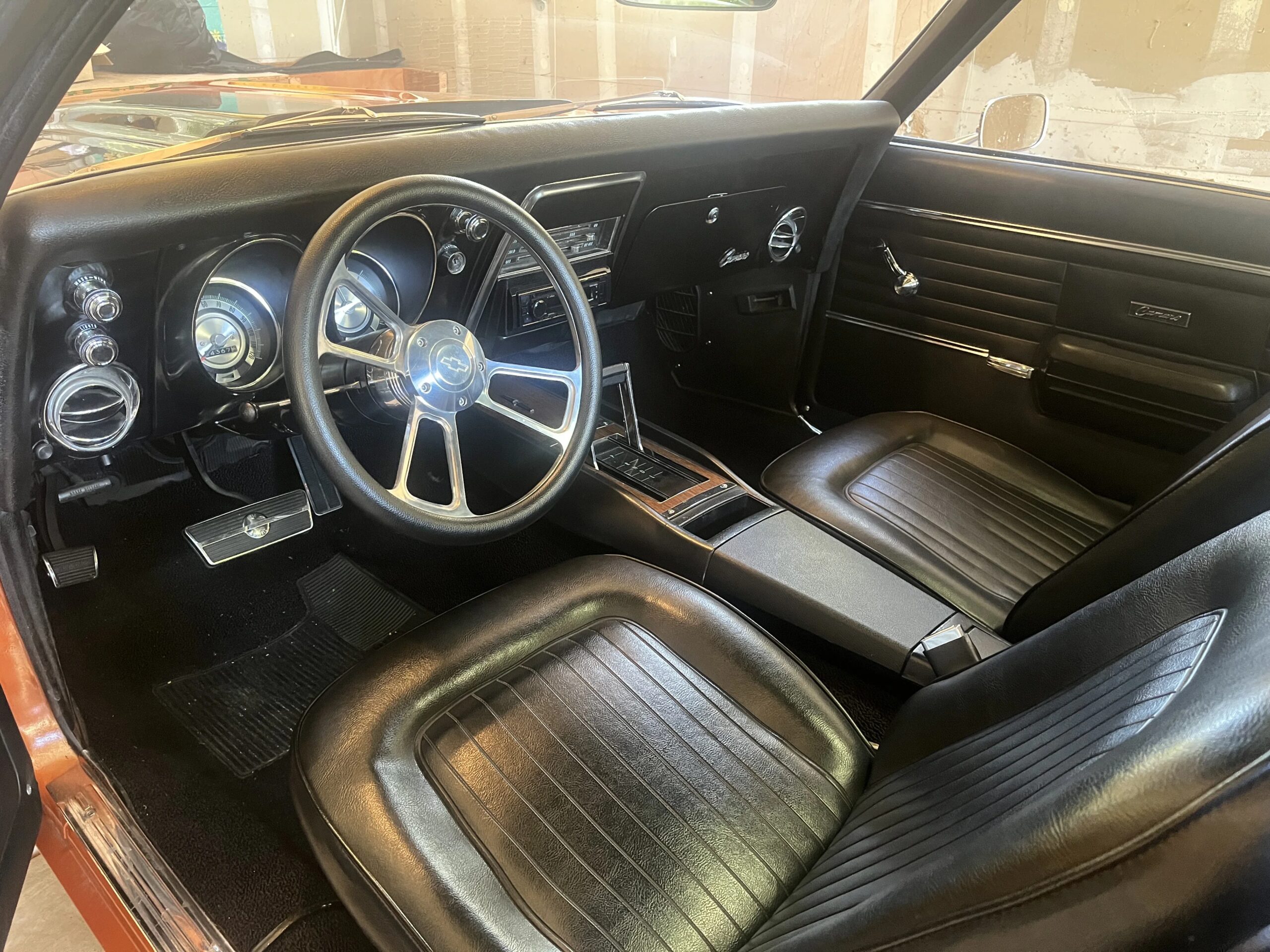 Chevrolet-Camaro-coupe-1968-Orange-Black-5