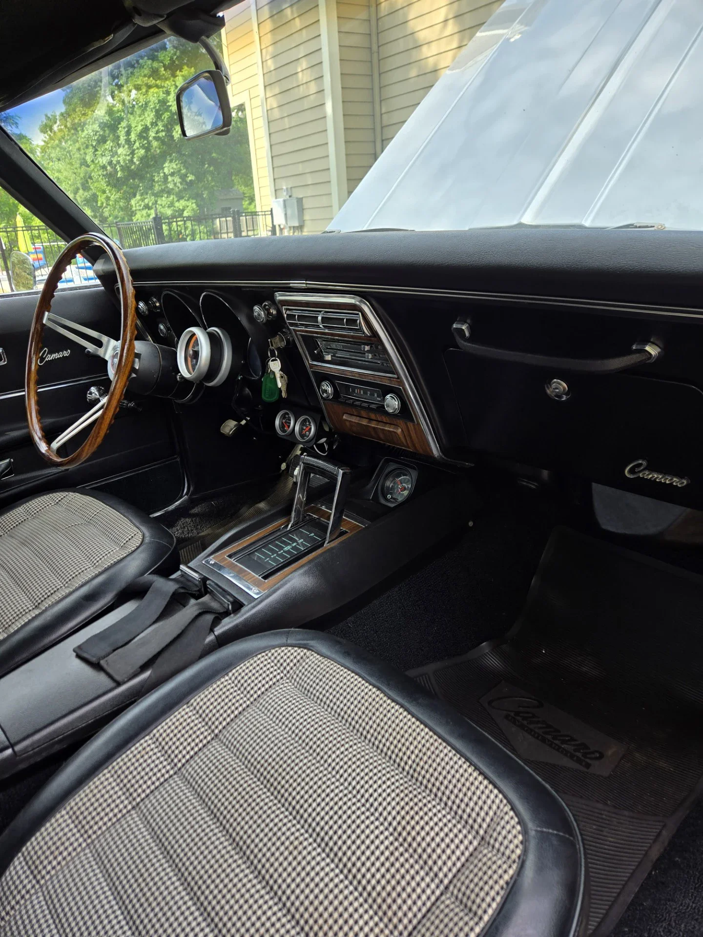 Chevrolet-Camaro-coupe-1968-Silver-Black