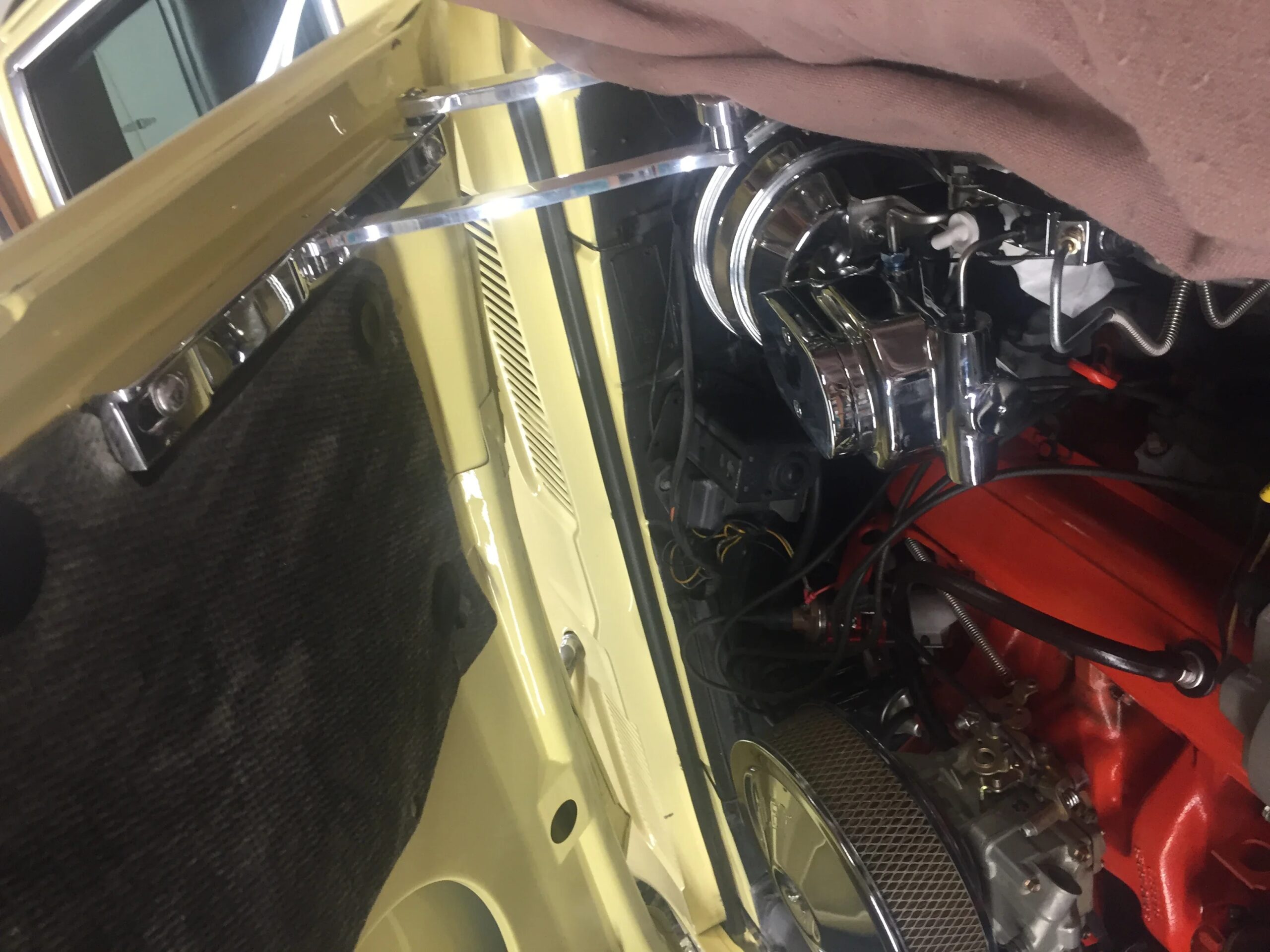 Chevrolet-Camaro-coupe-1968-Yellow-Black-4