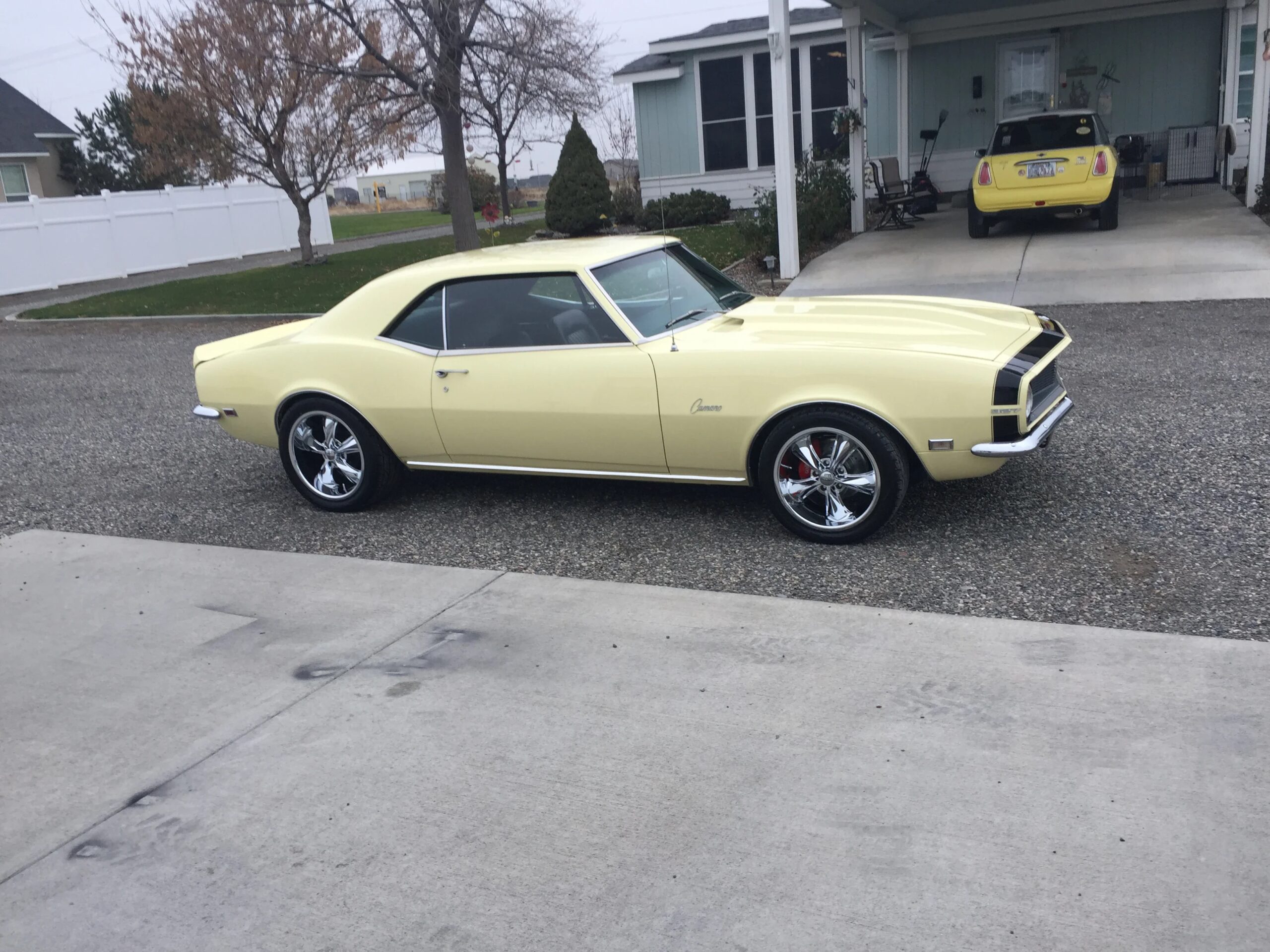 Chevrolet-Camaro-coupe-1968-Yellow-Black-7
