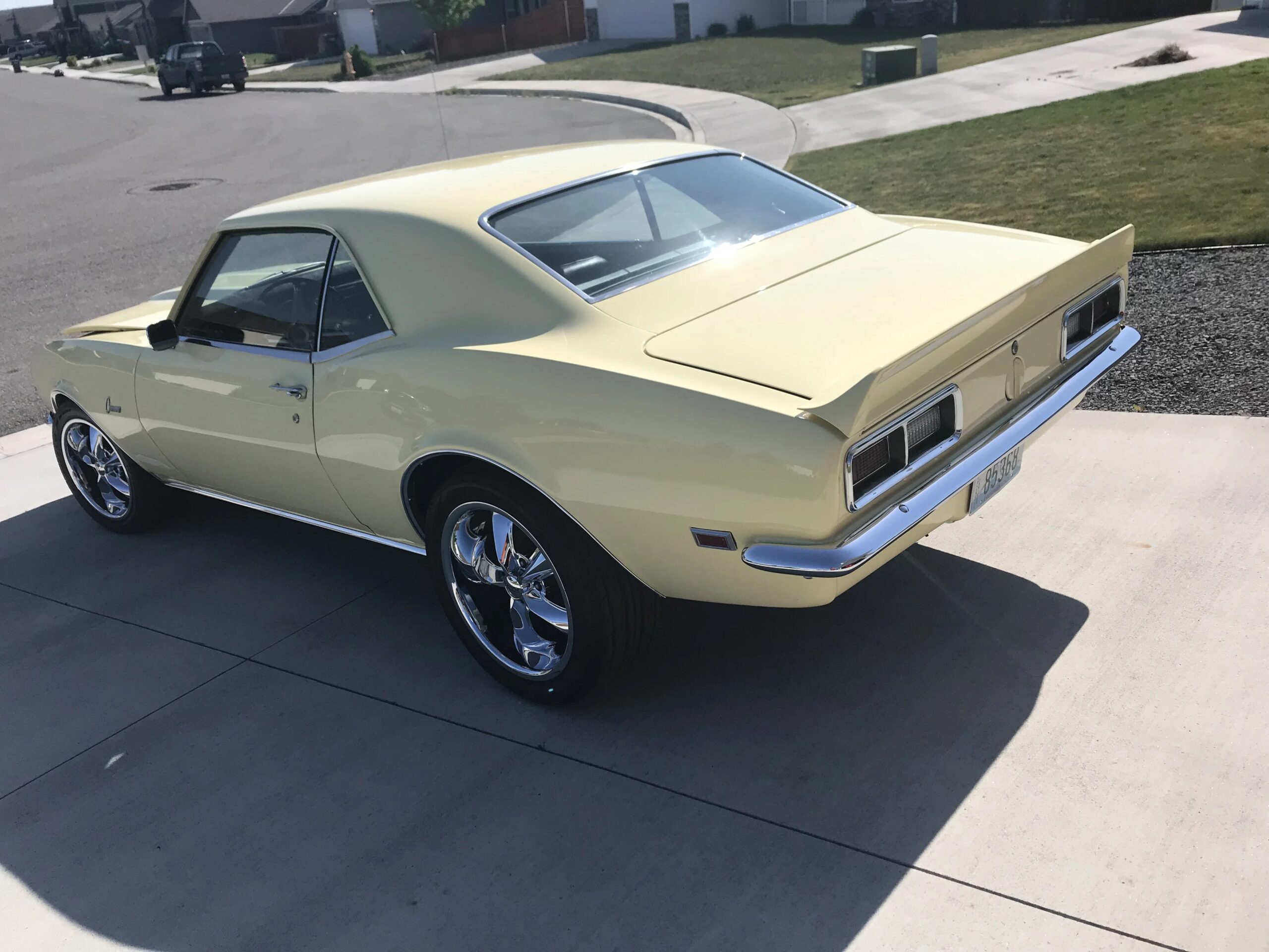 Chevrolet-Camaro-coupe-1968-Yellow-Black-8