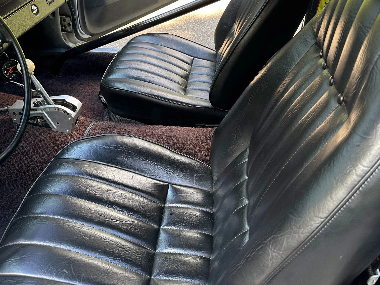Chevrolet-Camaro-coupe-1972-Silver-Black-10