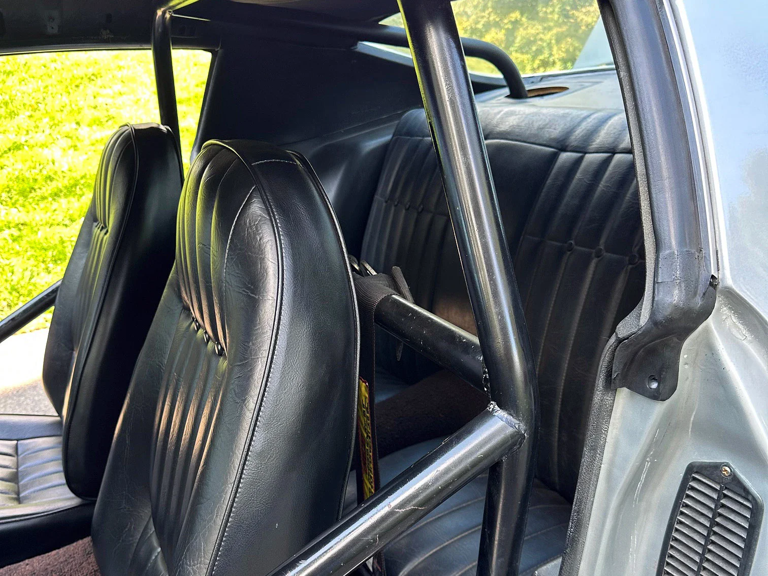 Chevrolet-Camaro-coupe-1972-Silver-Black-11