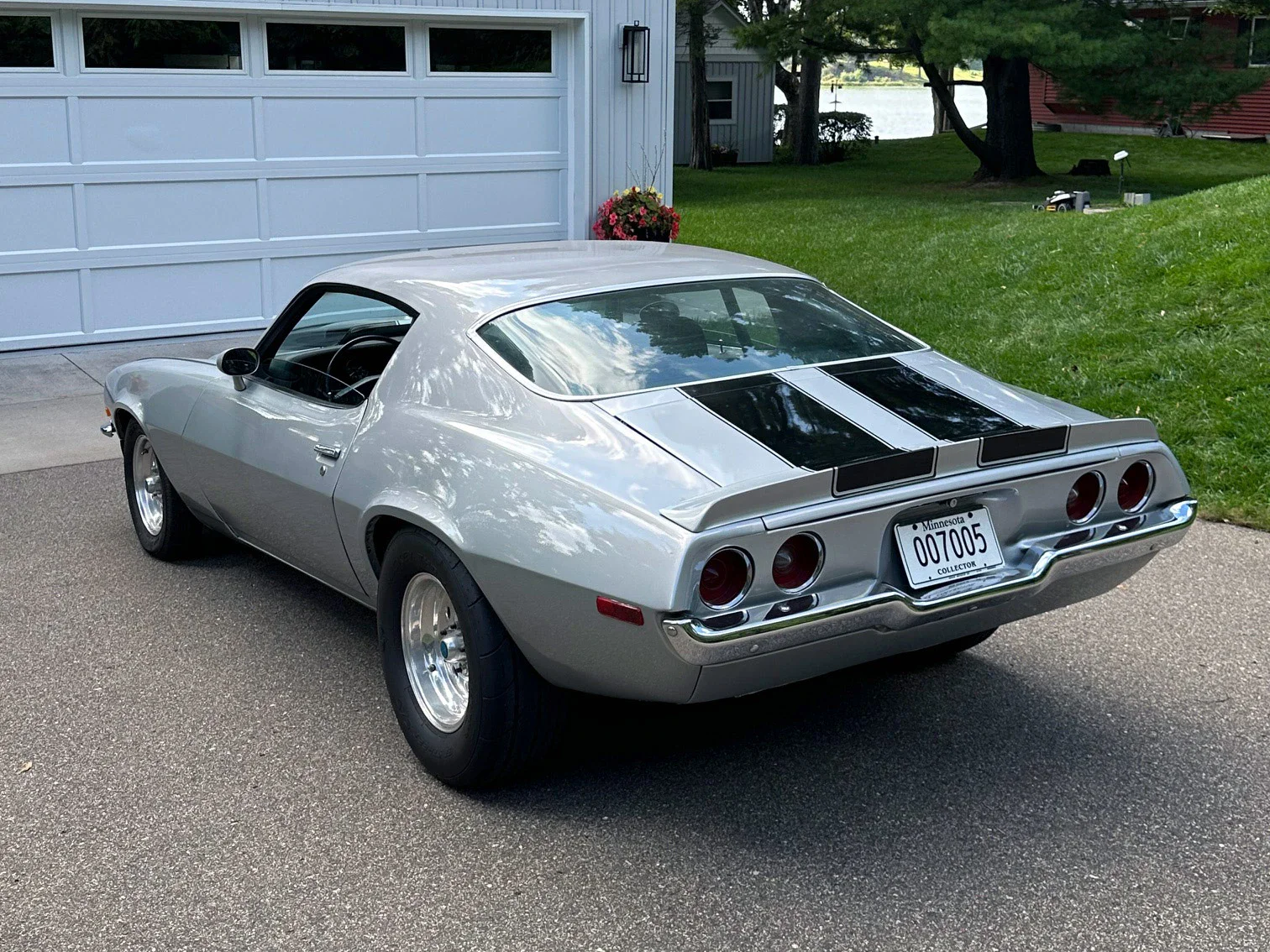 Chevrolet-Camaro-coupe-1972-Silver-Black-5