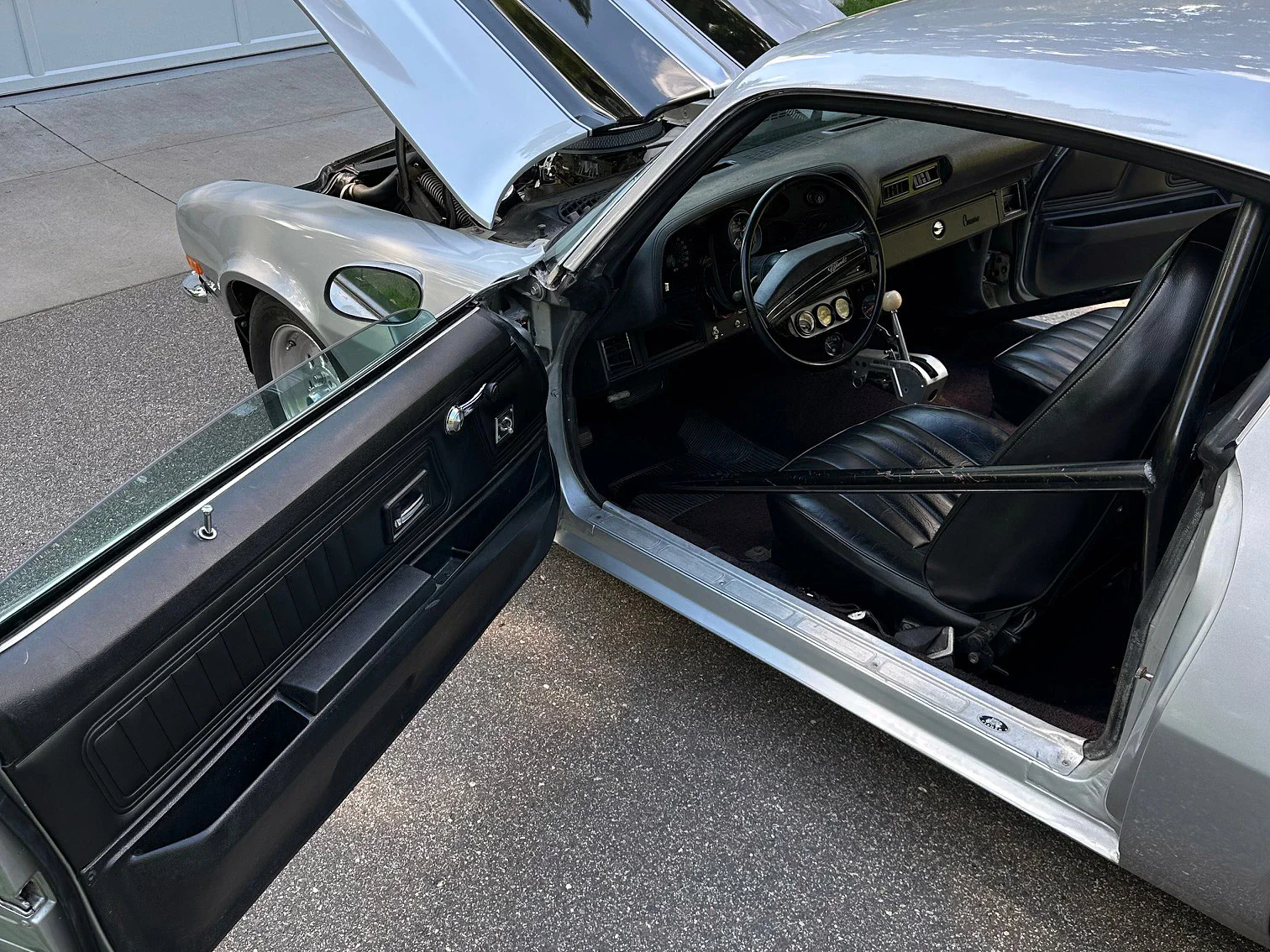 Chevrolet-Camaro-coupe-1972-Silver-Black-8