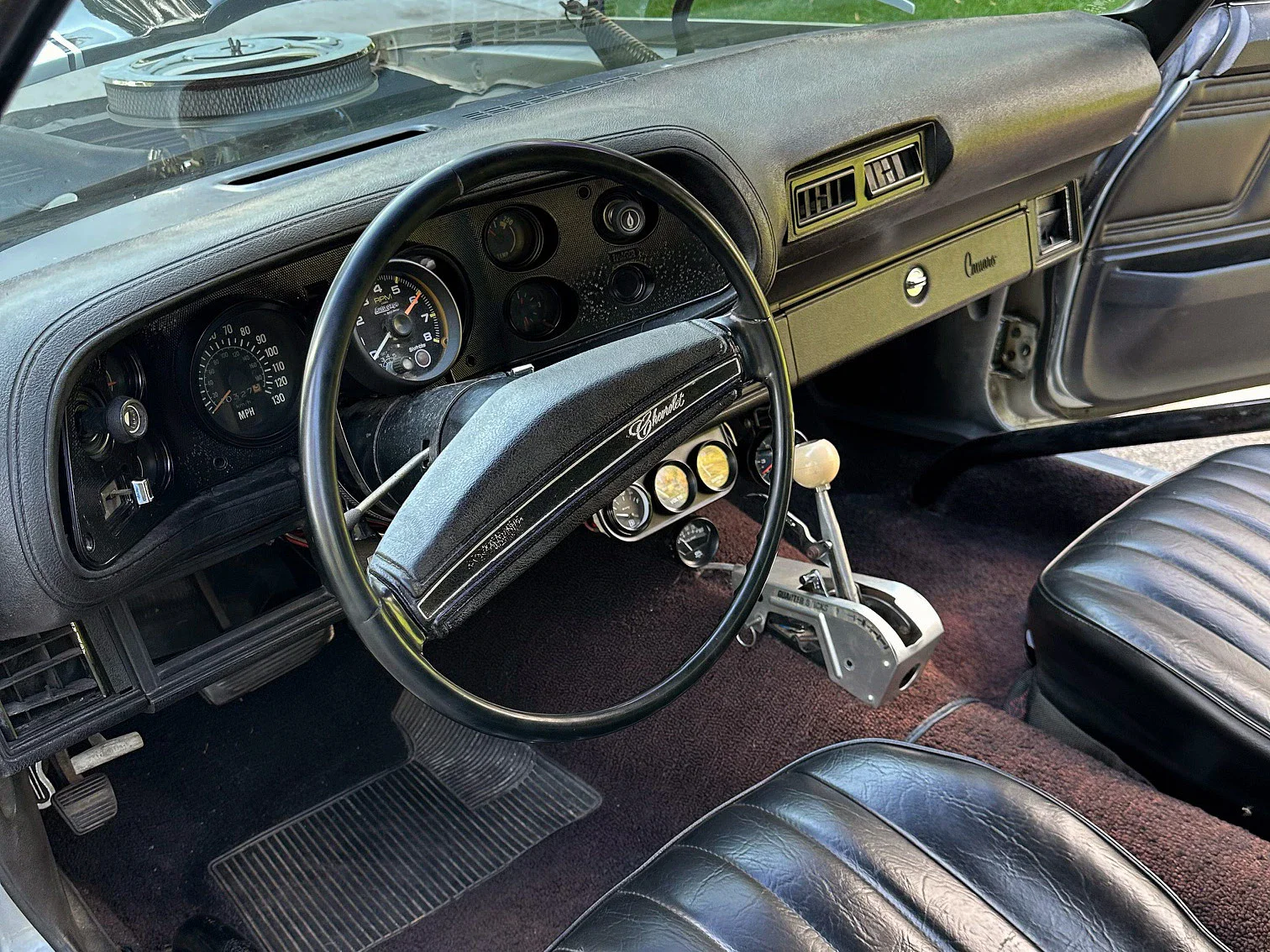 Chevrolet-Camaro-coupe-1972-Silver-Black-9