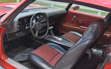 Chevrolet-Camaro-coupe-1976-Red-Black-2