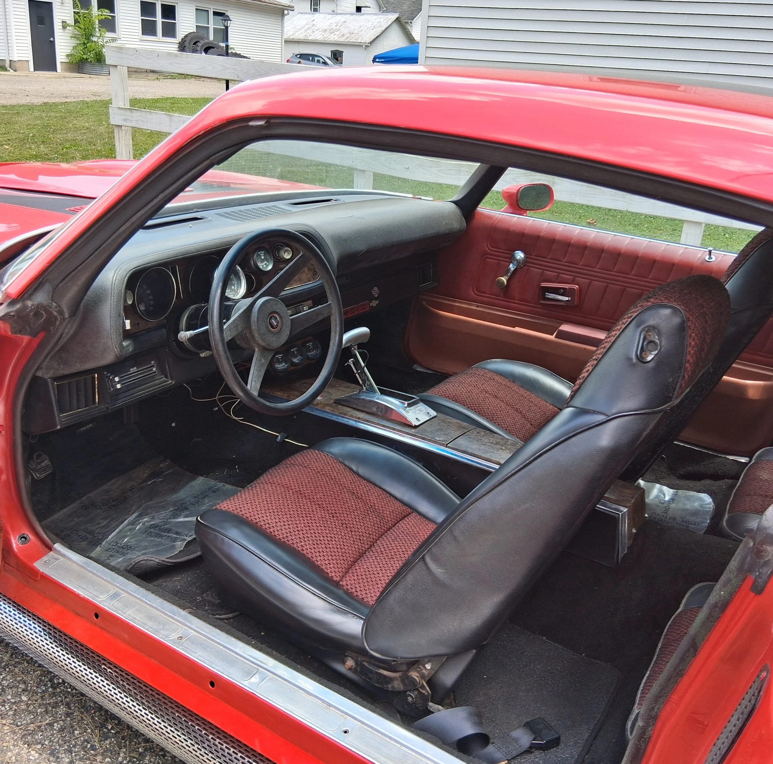Chevrolet-Camaro-coupe-1976-Red-Black-2