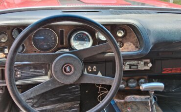 Chevrolet-Camaro-coupe-1976-Red-Black-7