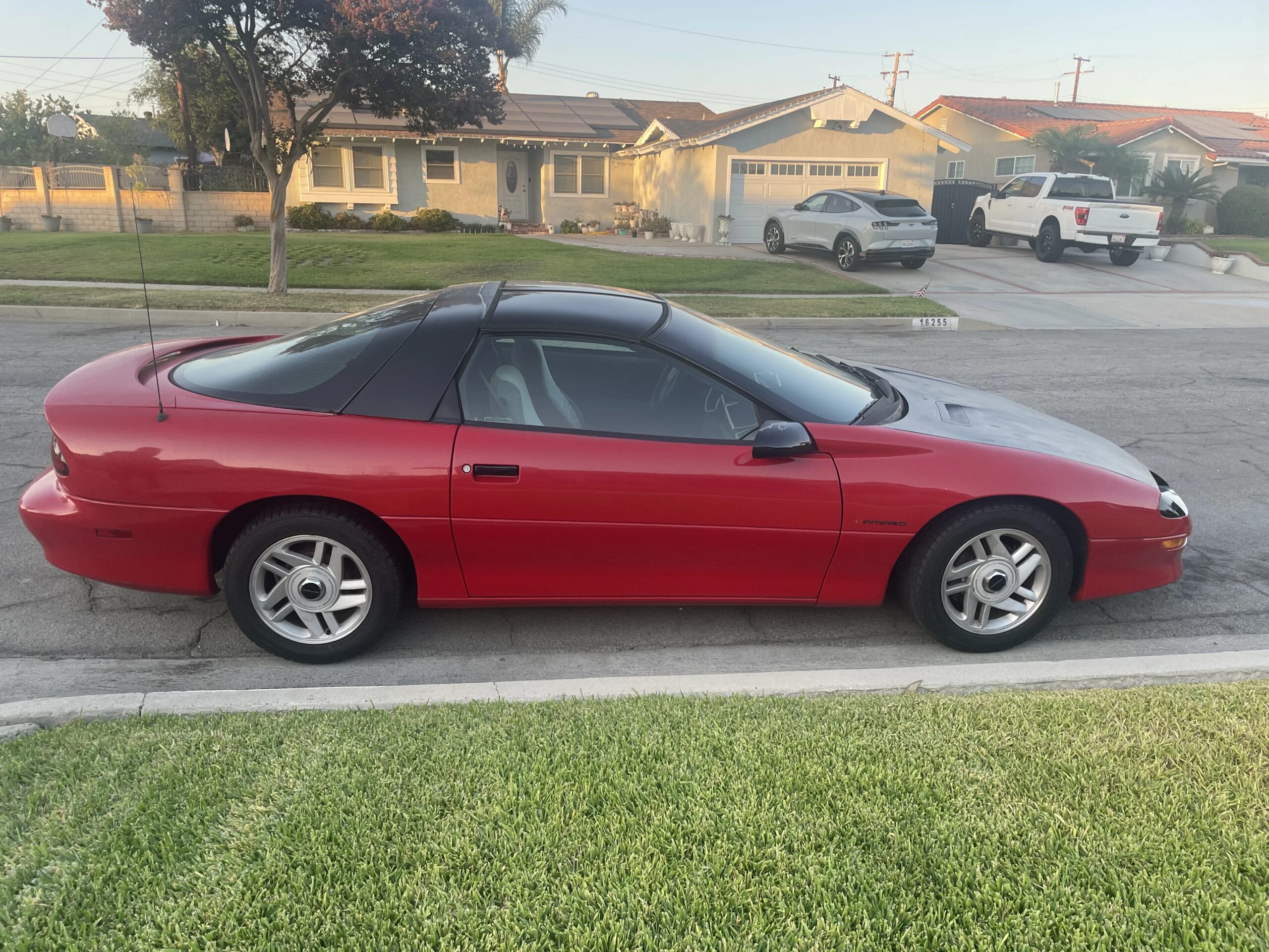 Chevrolet-Camaro-coupe-1994-Red-Gray
