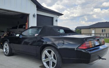 Chevrolet-Camaro-iroc-z-convertible-1989-Black-Black-2