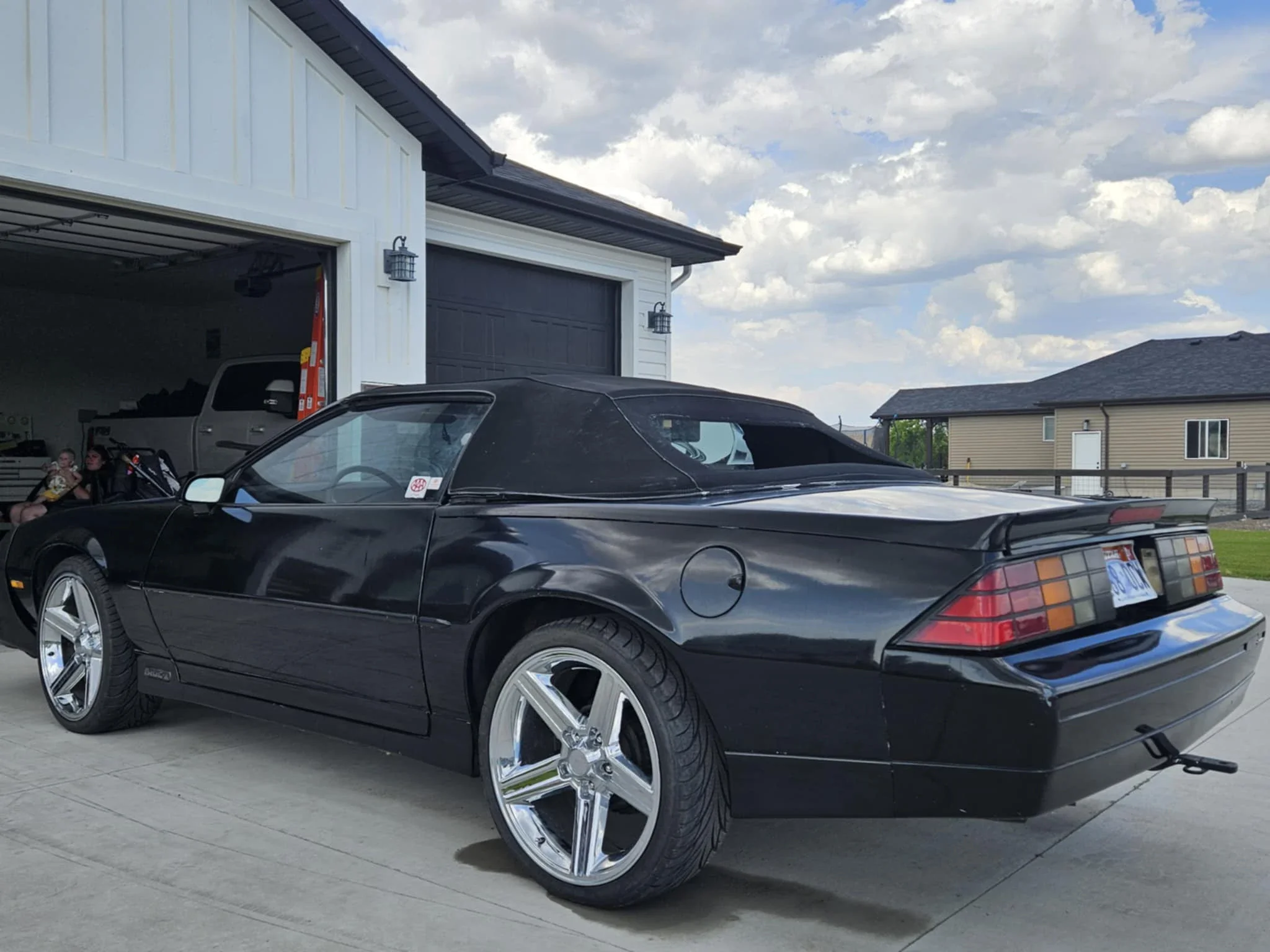 Chevrolet-Camaro-iroc-z-convertible-1989-Black-Black-2
