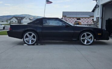 Chevrolet-Camaro-iroc-z-convertible-1989-Black-Black
