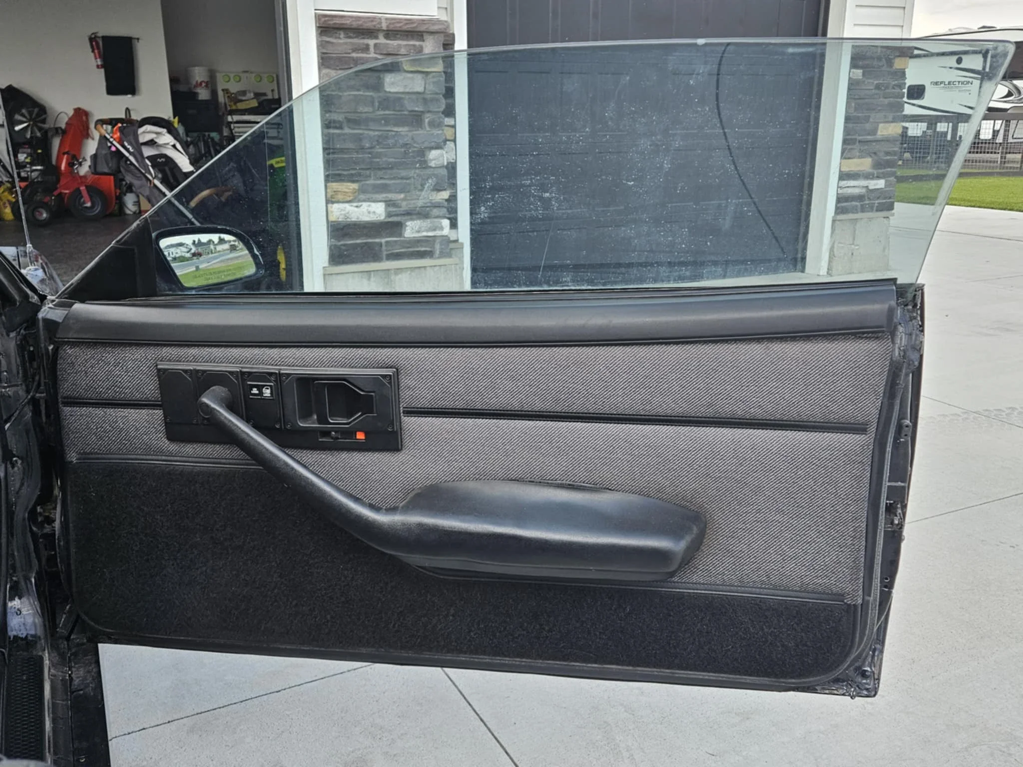 Chevrolet-Camaro-iroc-z-convertible-1989-Black-Black-4