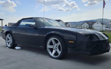 Chevrolet-Camaro-iroc-z-convertible-1989-Black-Black-7