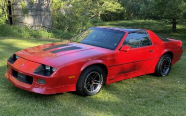 Chevrolet-Camaro-iroc-z-coupe-1985-Red-Black-10