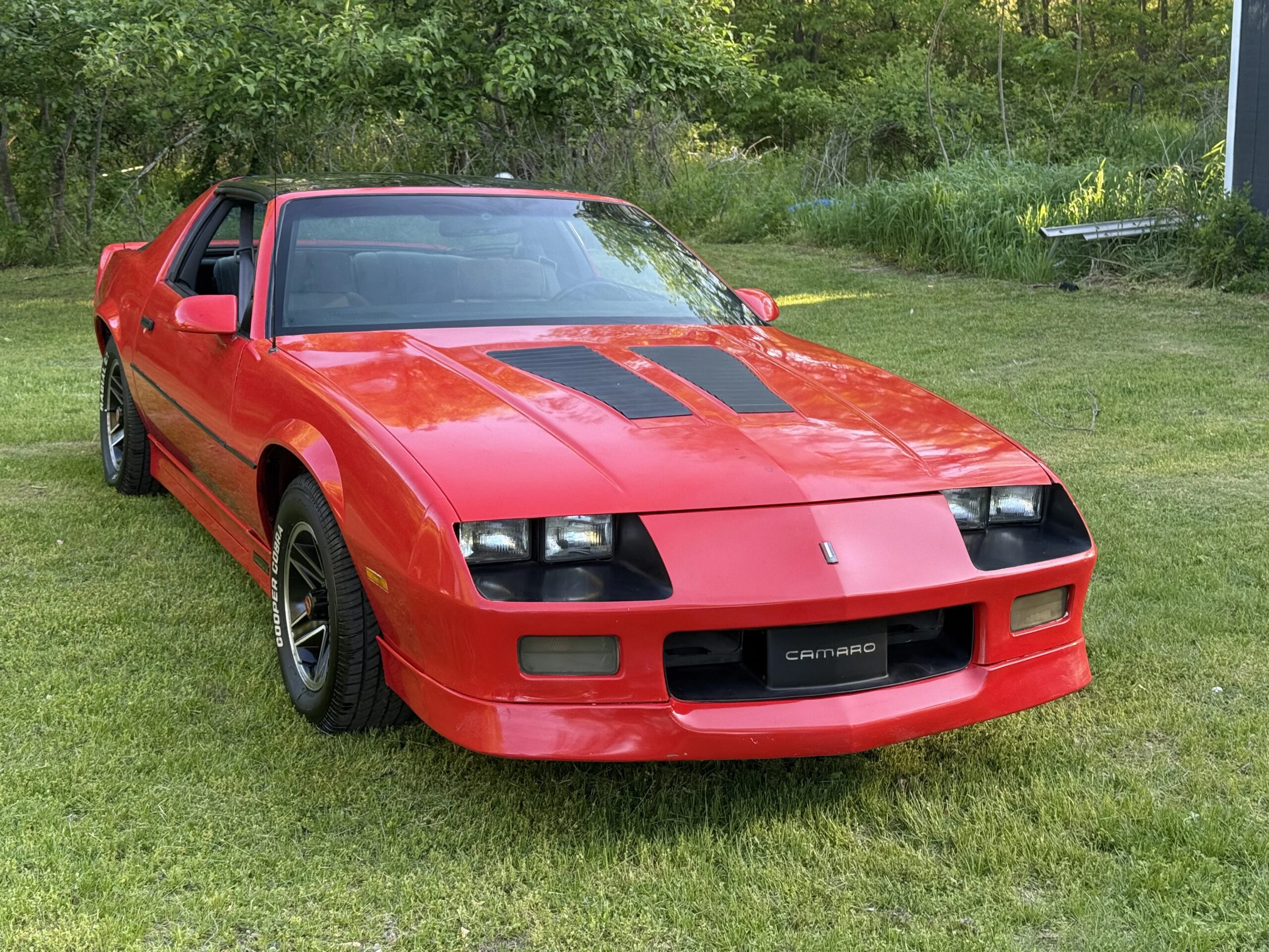 Chevrolet-Camaro-iroc-z-coupe-1985-Red-Black-11