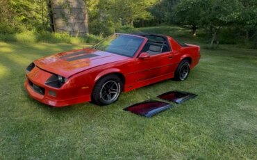 Chevrolet-Camaro-iroc-z-coupe-1985-Red-Black-13