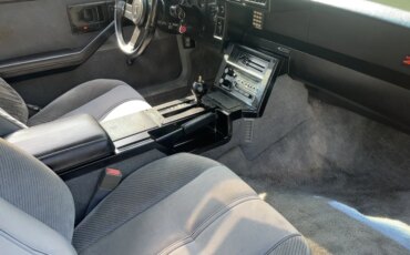 Chevrolet-Camaro-iroc-z-coupe-1985-Red-Black-14