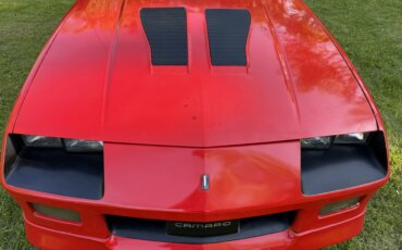 Chevrolet-Camaro-iroc-z-coupe-1985-Red-Black-21