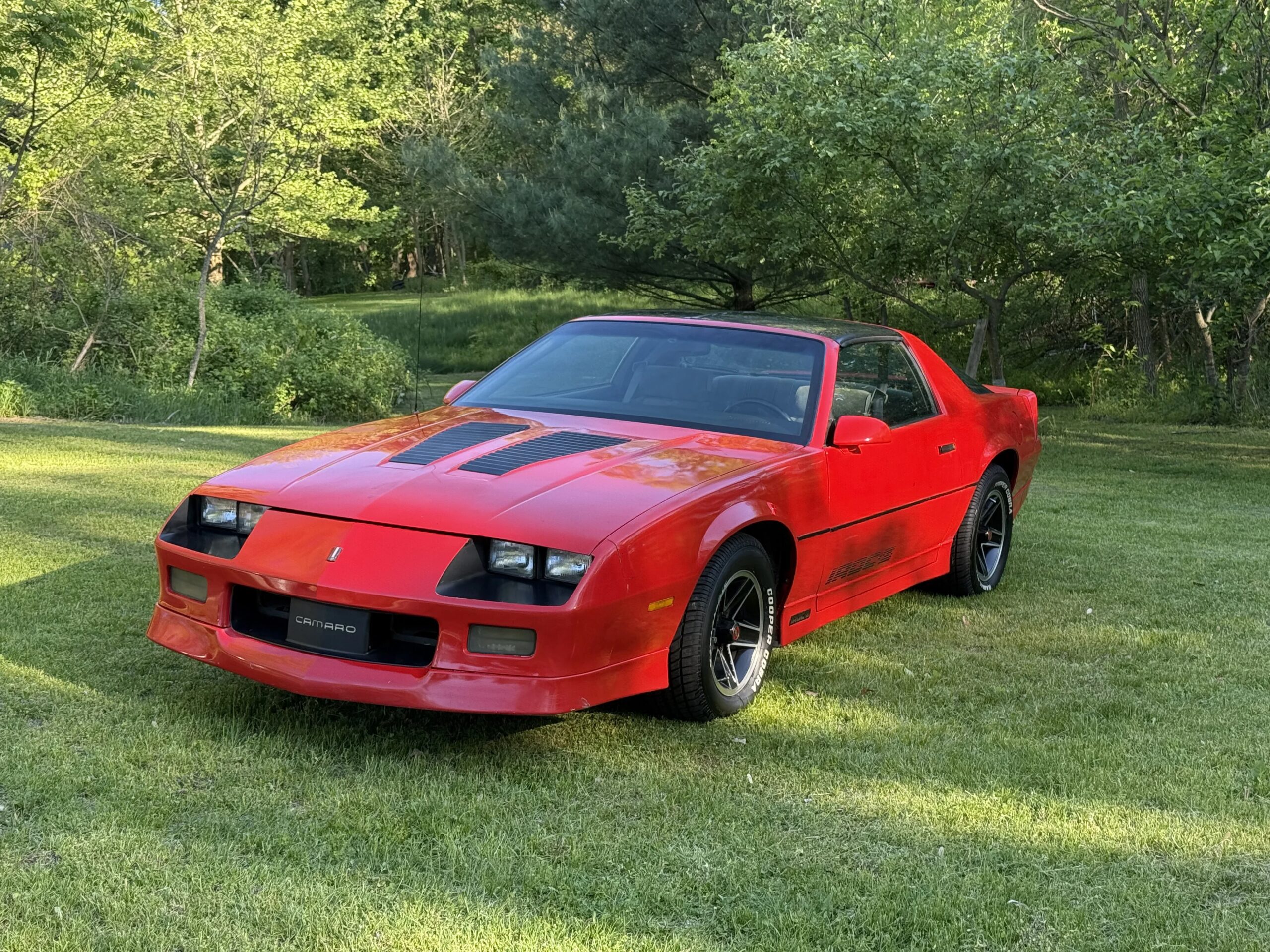 Chevrolet-Camaro-iroc-z-coupe-1985-Red-Black-3