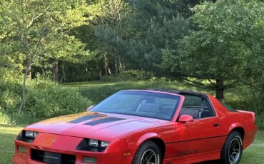 Chevrolet-Camaro-iroc-z-coupe-1985-Red-Black
