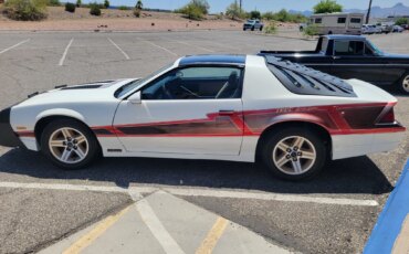 Chevrolet-Camaro-iroc-z-coupe-1986-White-Tan-9