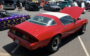 Chevrolet-Camaro-lt-coupe-1978-Red-White