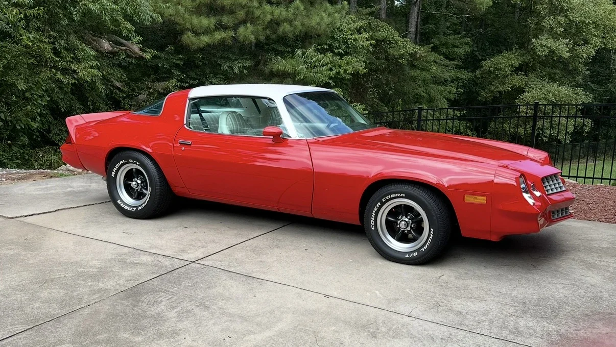 Chevrolet-Camaro-lt-coupe-1978-Red-White-7