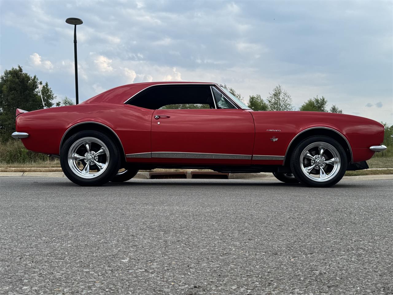 Chevrolet-Camaro-rs-1967-Bolero-Red-Black-Deluxe-1