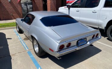 Chevrolet-Camaro-rs-1971-Silver-Black-3