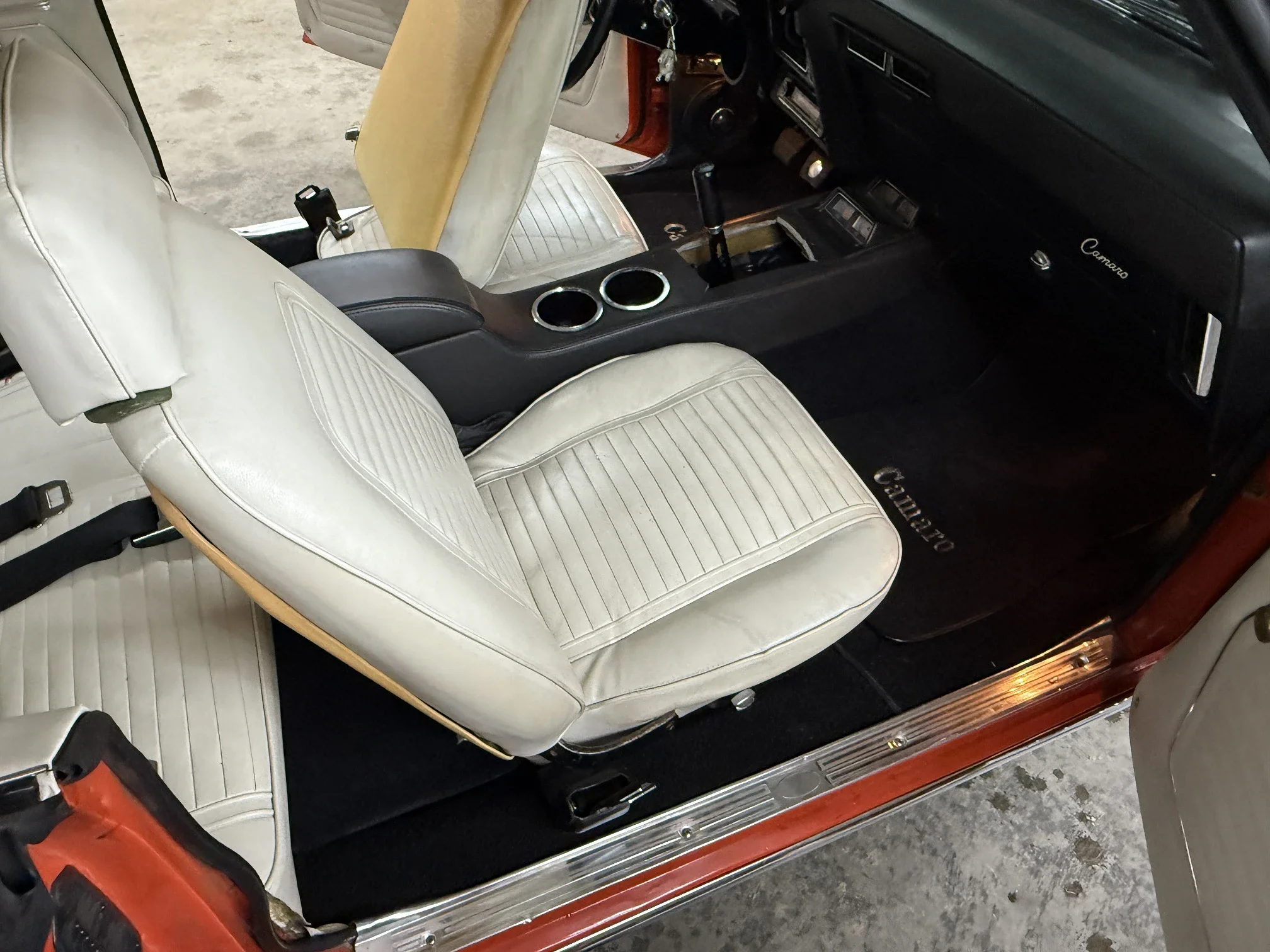 Chevrolet-Camaro-rs-coupe-1969-Orange-White-16