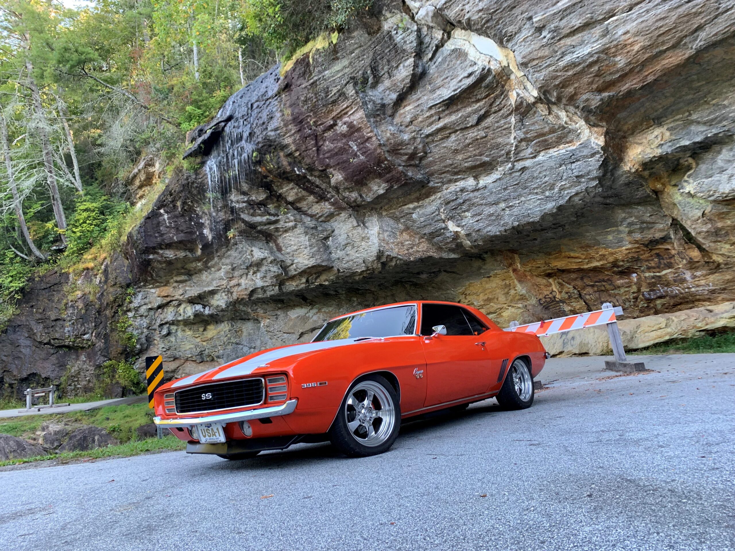Chevrolet-Camaro-rs-coupe-1969-Orange-White