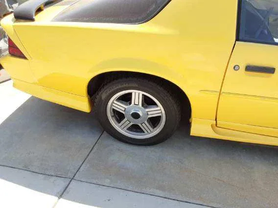 Chevrolet-Camaro-rs-coupe-1991-Yellow-Black-3