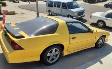 Chevrolet-Camaro-rs-coupe-1991-Yellow-Black-5