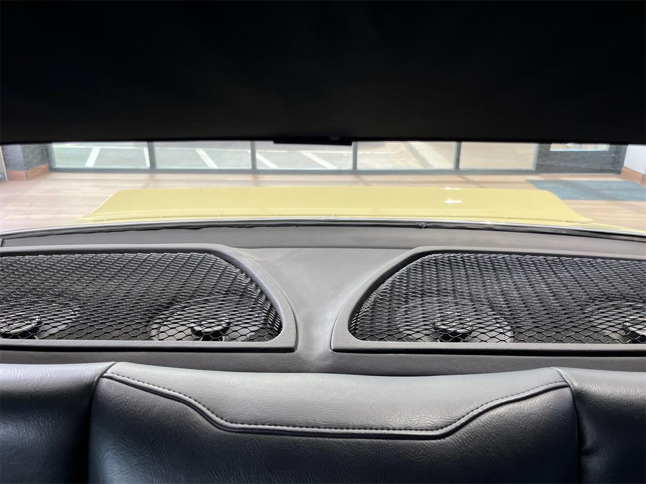 Chevrolet-Camaro-ss-1968-Yellow-Black-25
