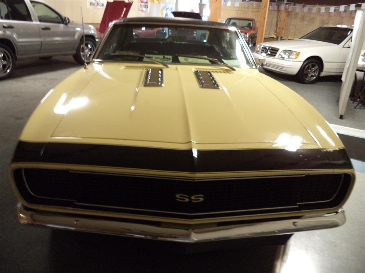 Chevrolet-Camaro-ss-1968-Yellow-Houndstooth-1