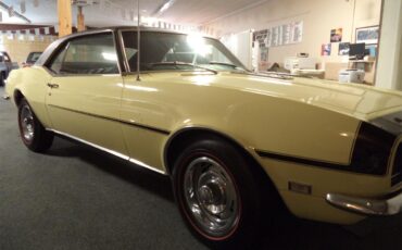 Chevrolet-Camaro-ss-1968-Yellow-Houndstooth-2