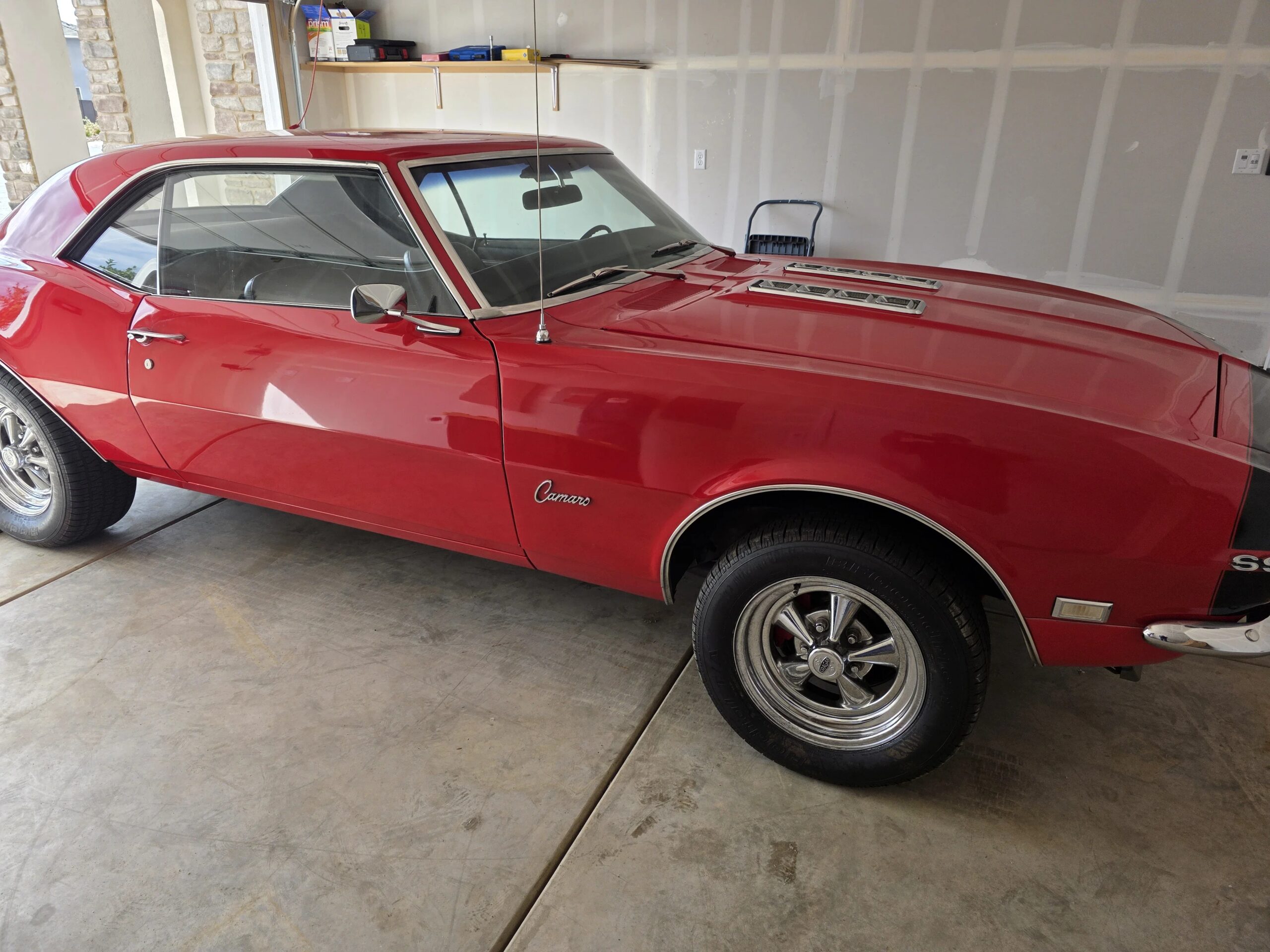 Chevrolet-Camaro-ss-coupe-1968-Red-Black