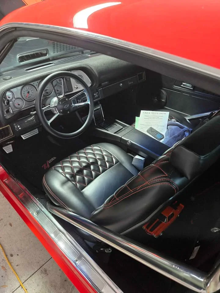 Chevrolet-Camaro-z28-1970-Orange-Black-2